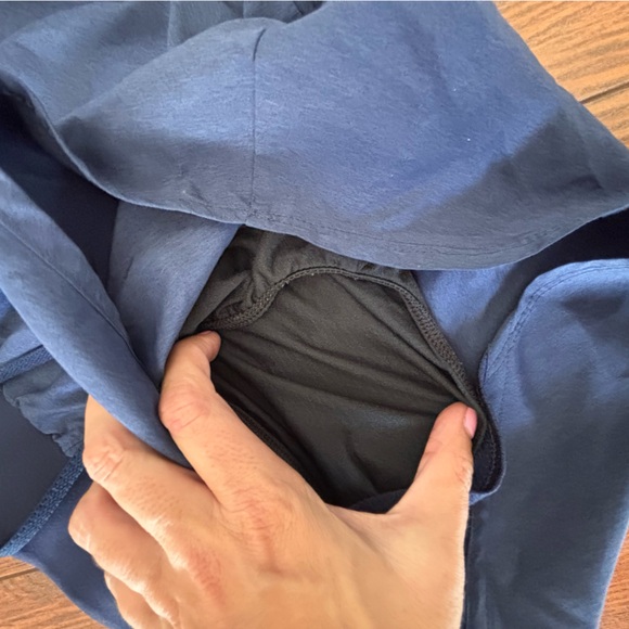 Under Armour Women's navy Athletic Running Shorts Large - Picture 5 of 5